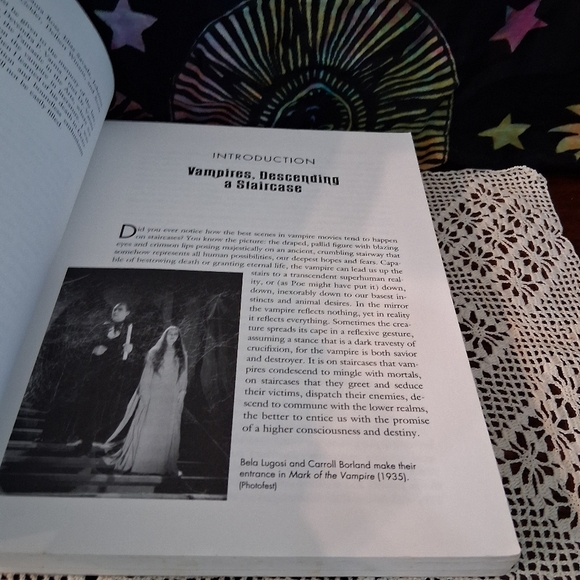 Pair Of Vampire Books Pictures And Lore David J. Skal And Michelle Belanger Used - Picture 4 of 16